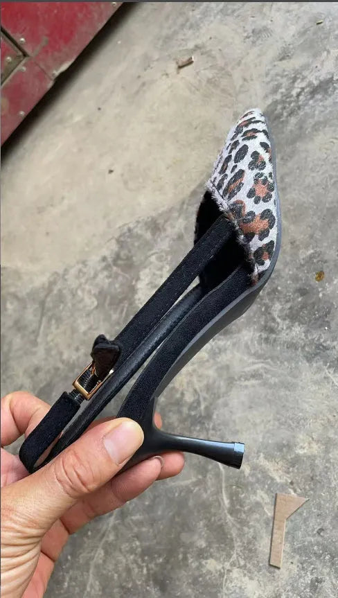 Leopard print suede women's sandals with a scattered pointed toe design