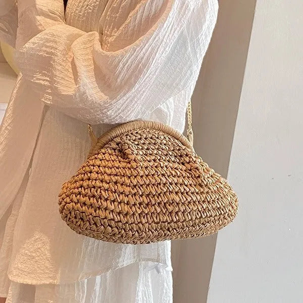 Shell-shaped straw shoulder bag for women with chain accents and polyester lining