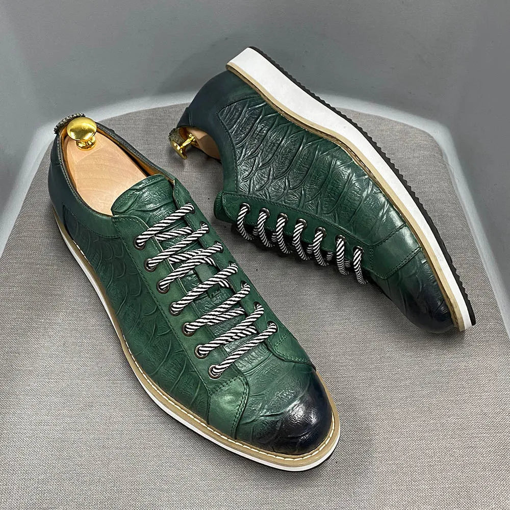 Men's low-top fashion shoes with an embossed pattern on the upper and front-tie laces.