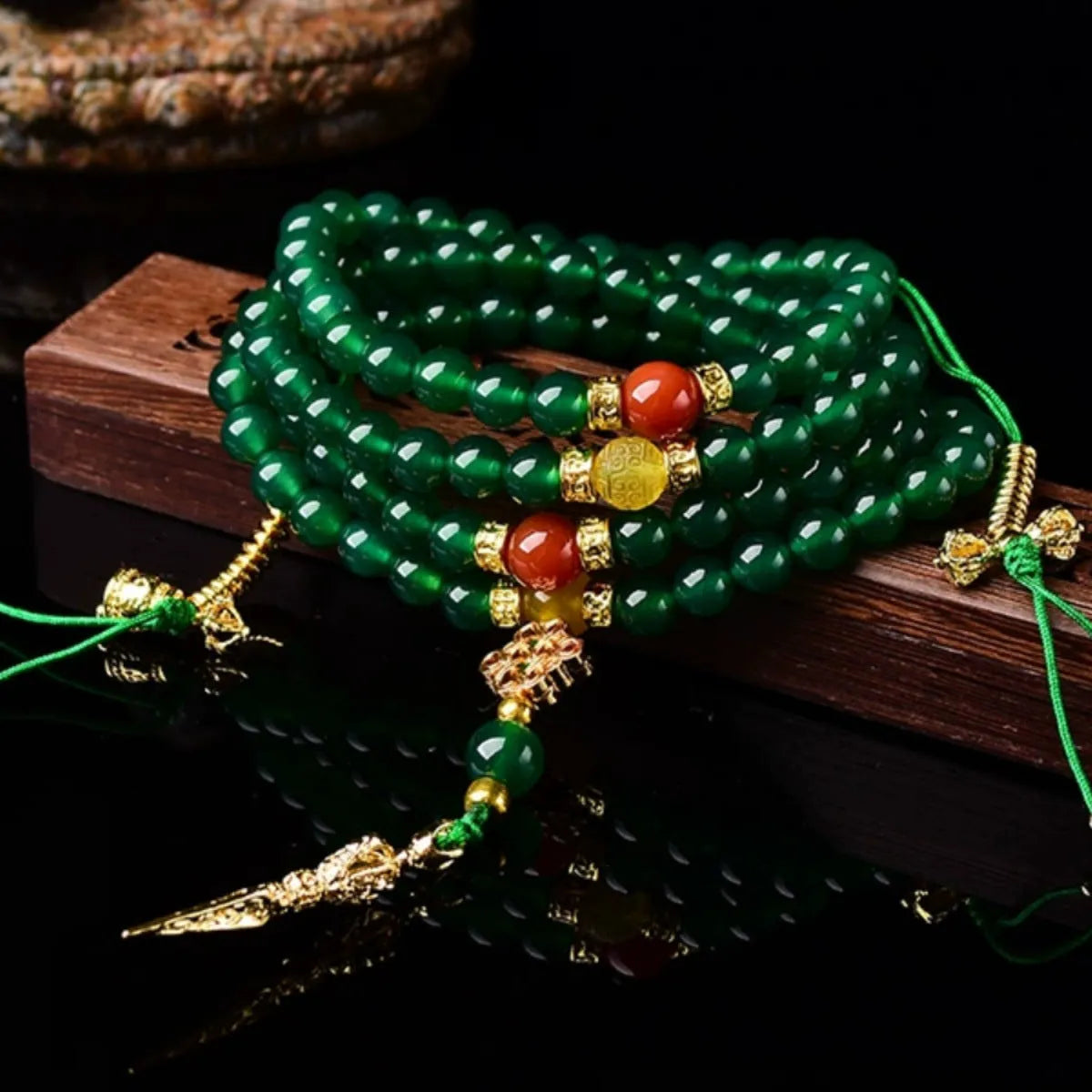 Brazil natural green agate multi-circle bracelet showing stone details and certificate