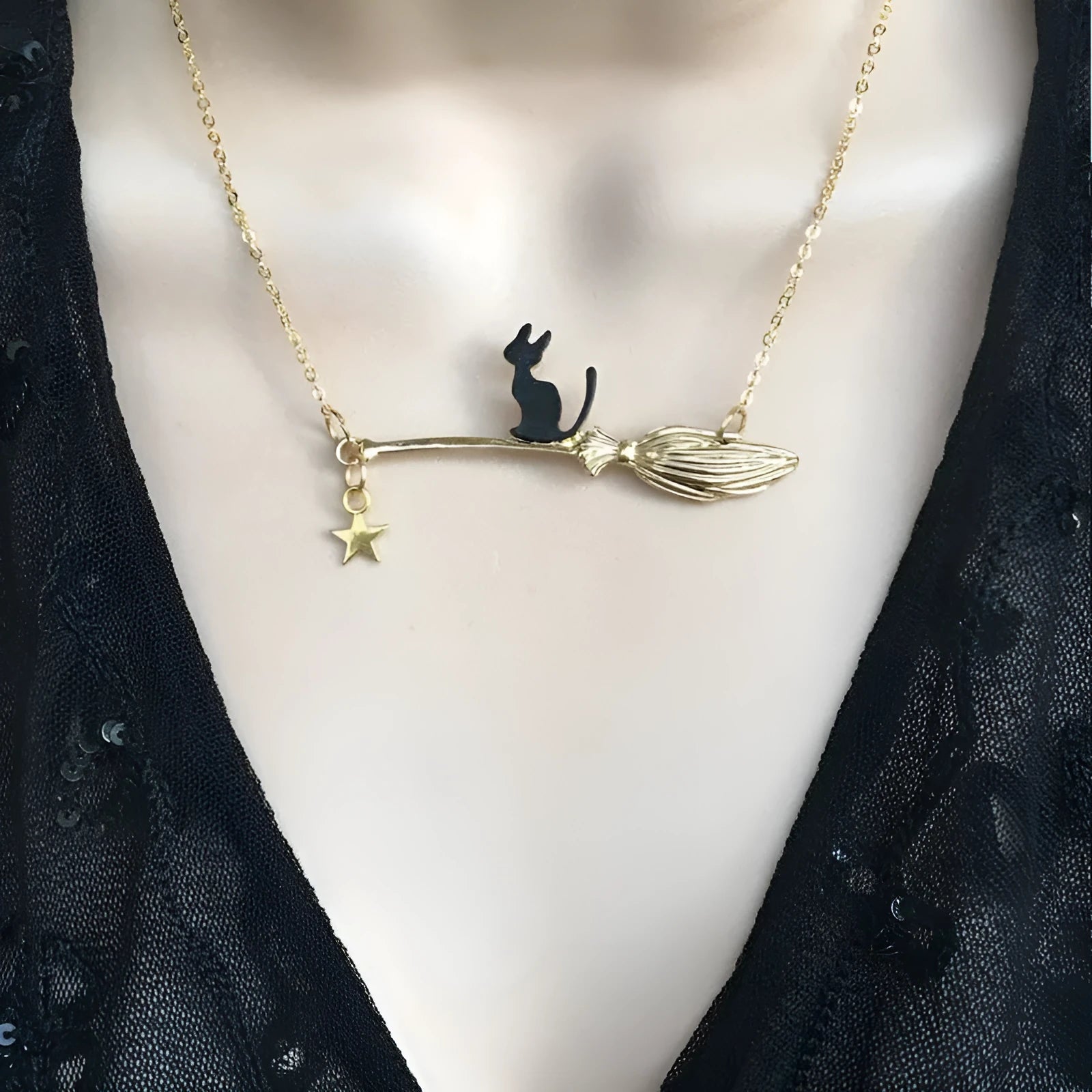 Halloween black cat pendant necklace in alloy with silver or gold plating options