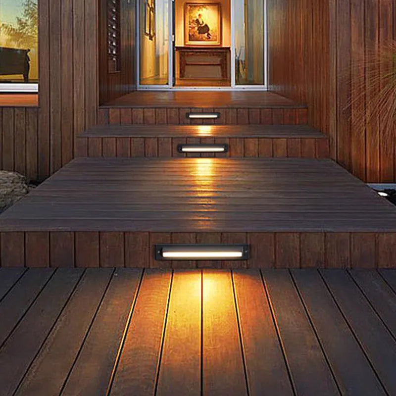 Black aluminium LED step lamp with IP65 waterproof rating for outdoor corridor or stair lighting