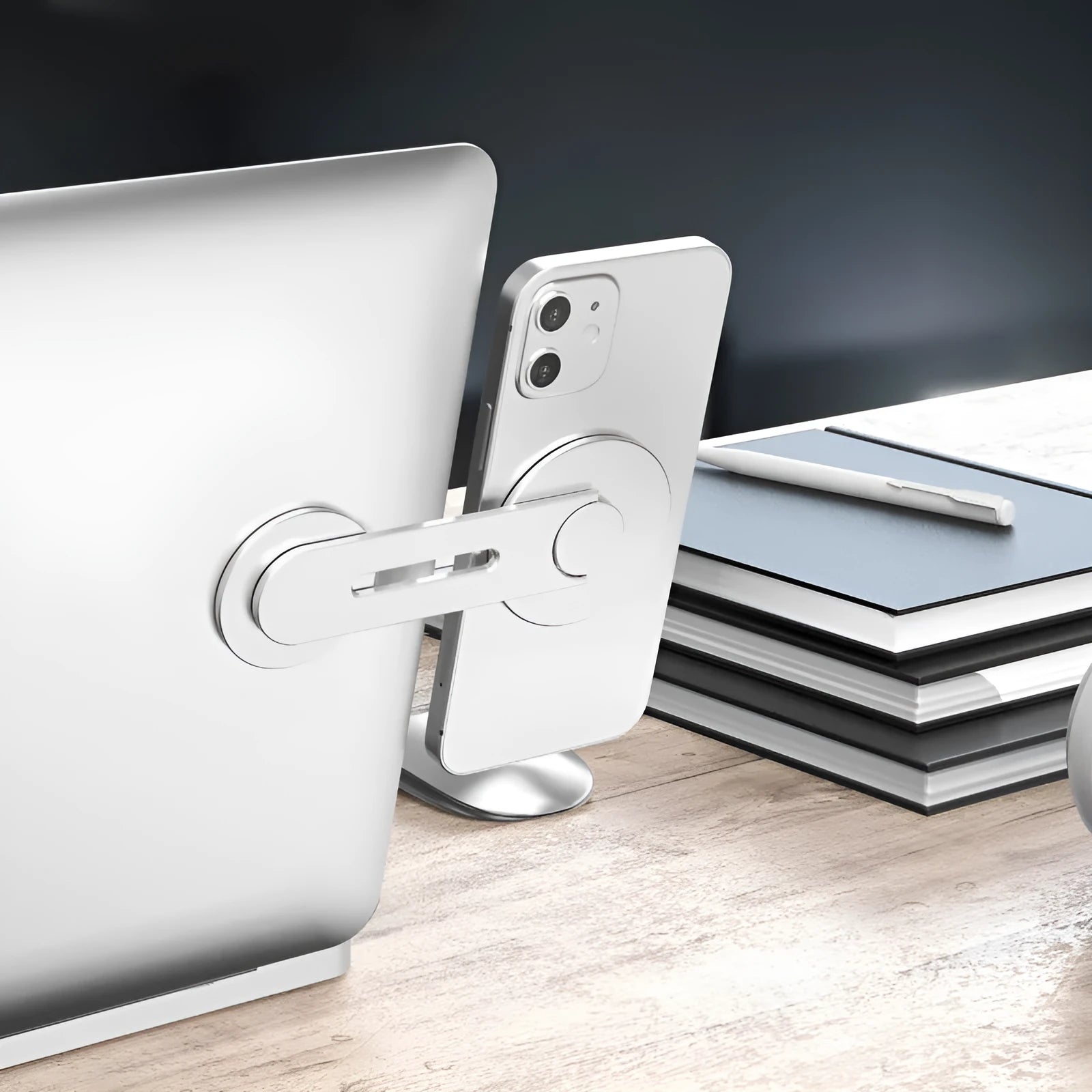 Magnetic suction car phone holder with 180-degree flip function in aluminium alloy and silicone