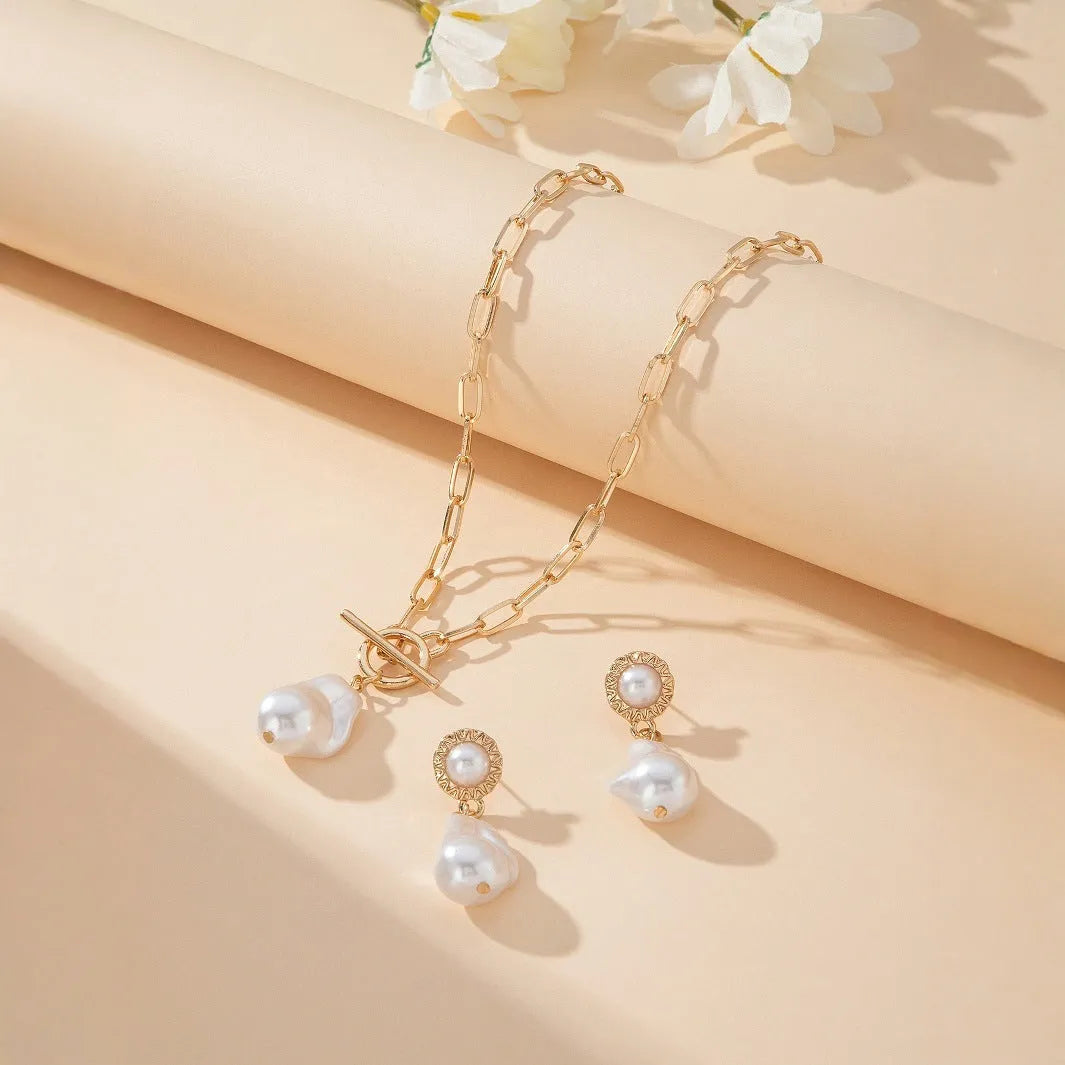 Gold tone retro baroque pearl necklace and matching ear stud set with iron alloy chain