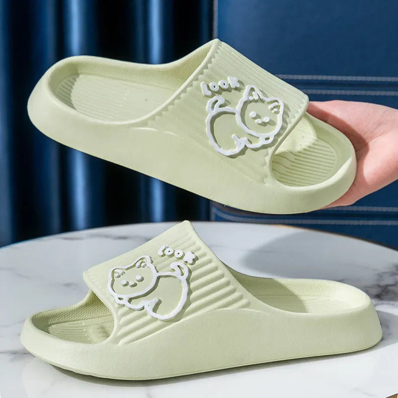 Women's thick-platform cat slippers in various colours on a non-slip EVA sole for indoor and outdoor use.