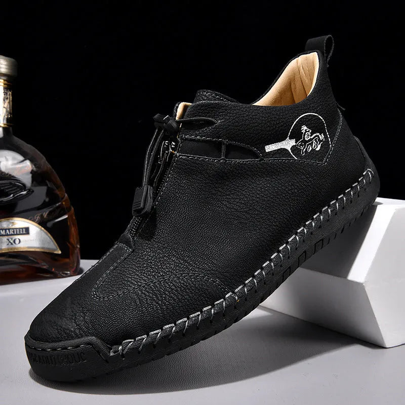 Men's casual leather shoes in black with rubber sole and 3-5cm mid heel