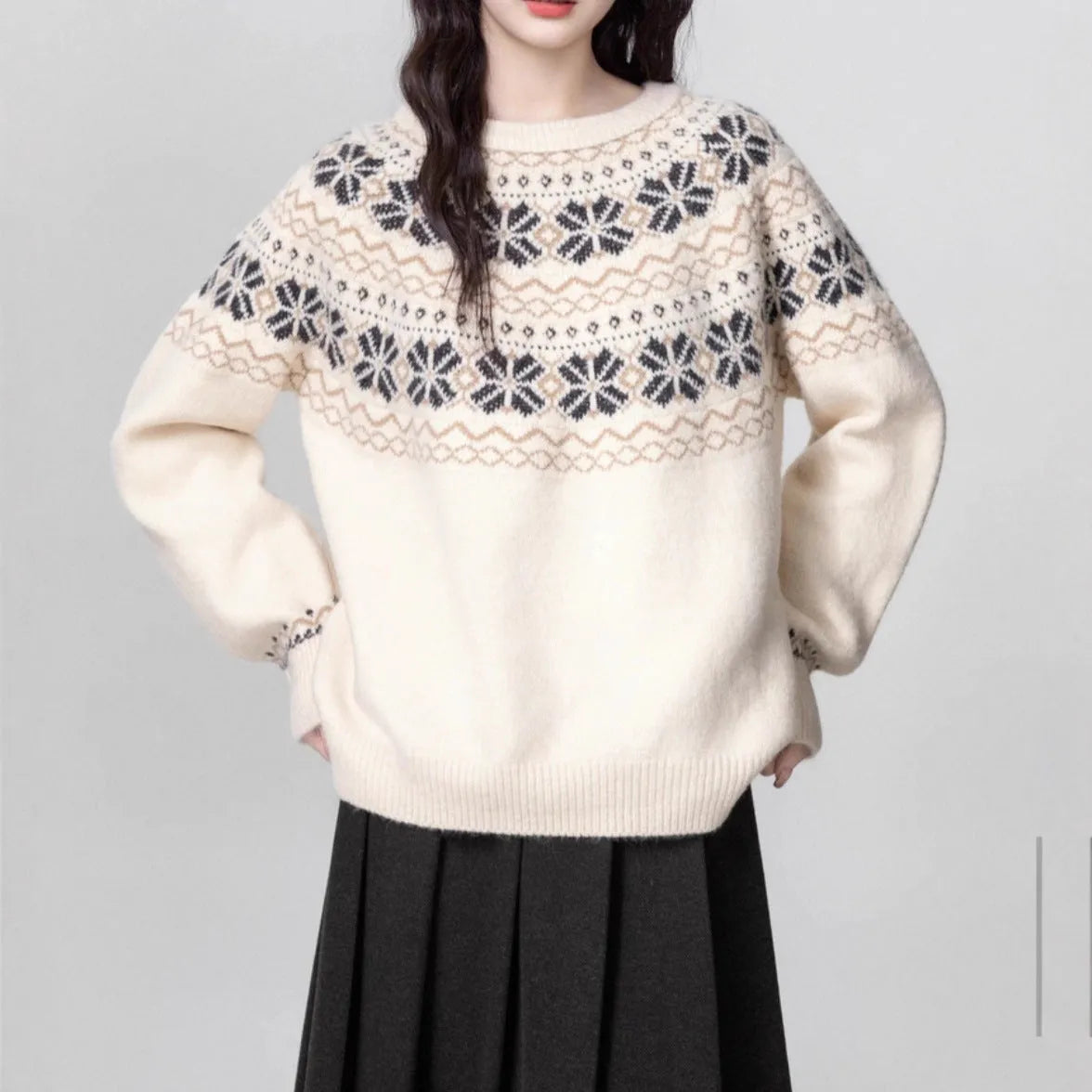 Women's milky white vintage fair isle geometric pattern pullover sweater with crew neck and long sleeves