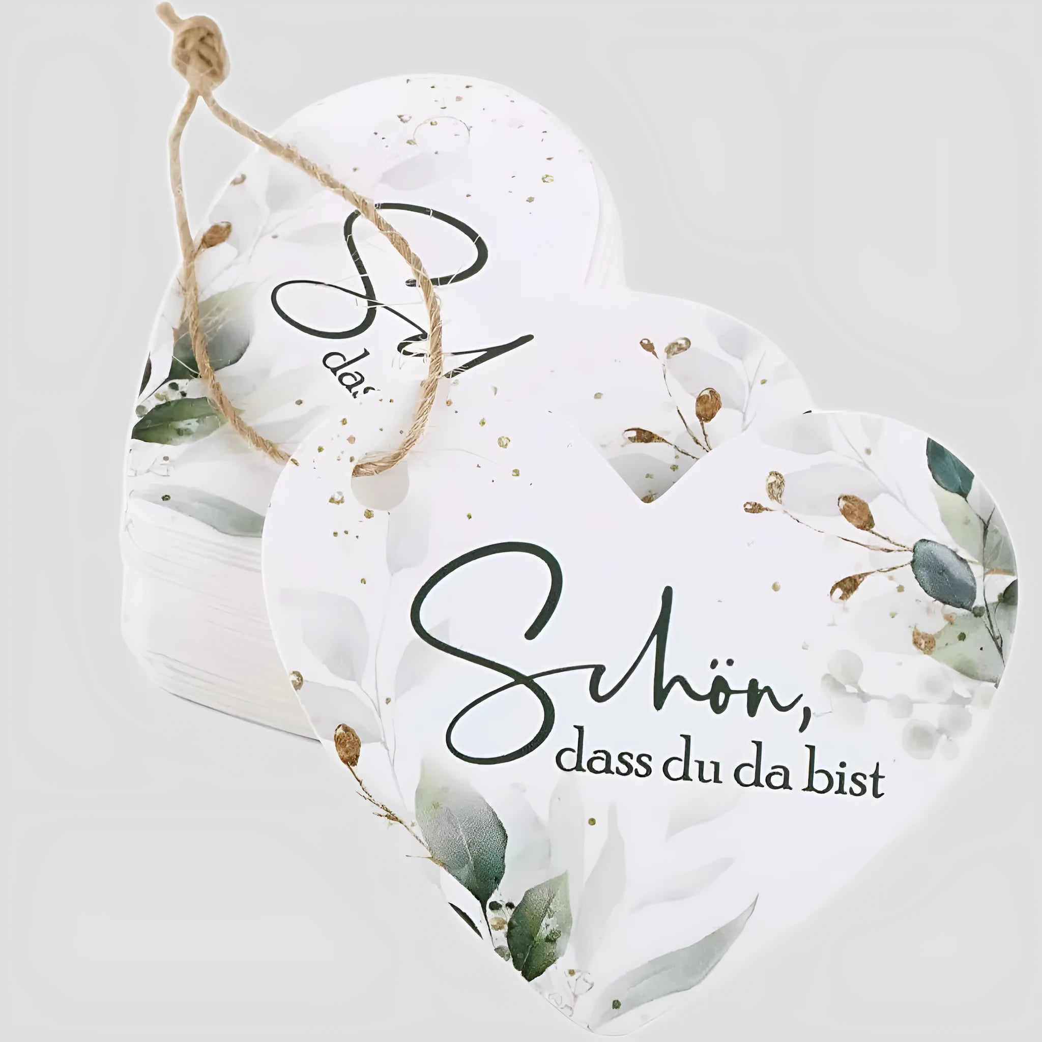 50 flower heart-shaped paper gift tags in two colour styles, shown alongside a pen for scale