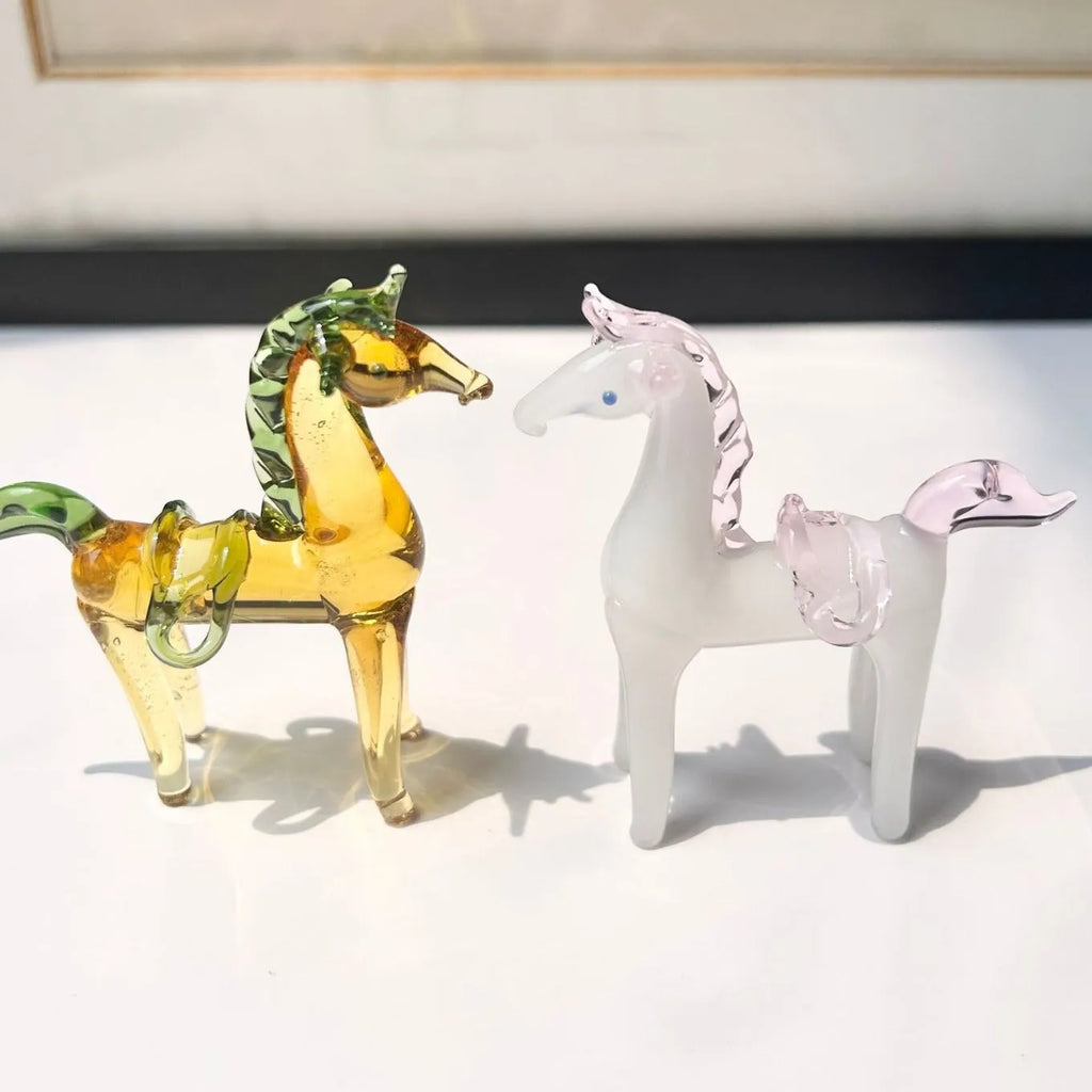 Modern coloured glaze horse ornament for desk decorations in white or brown