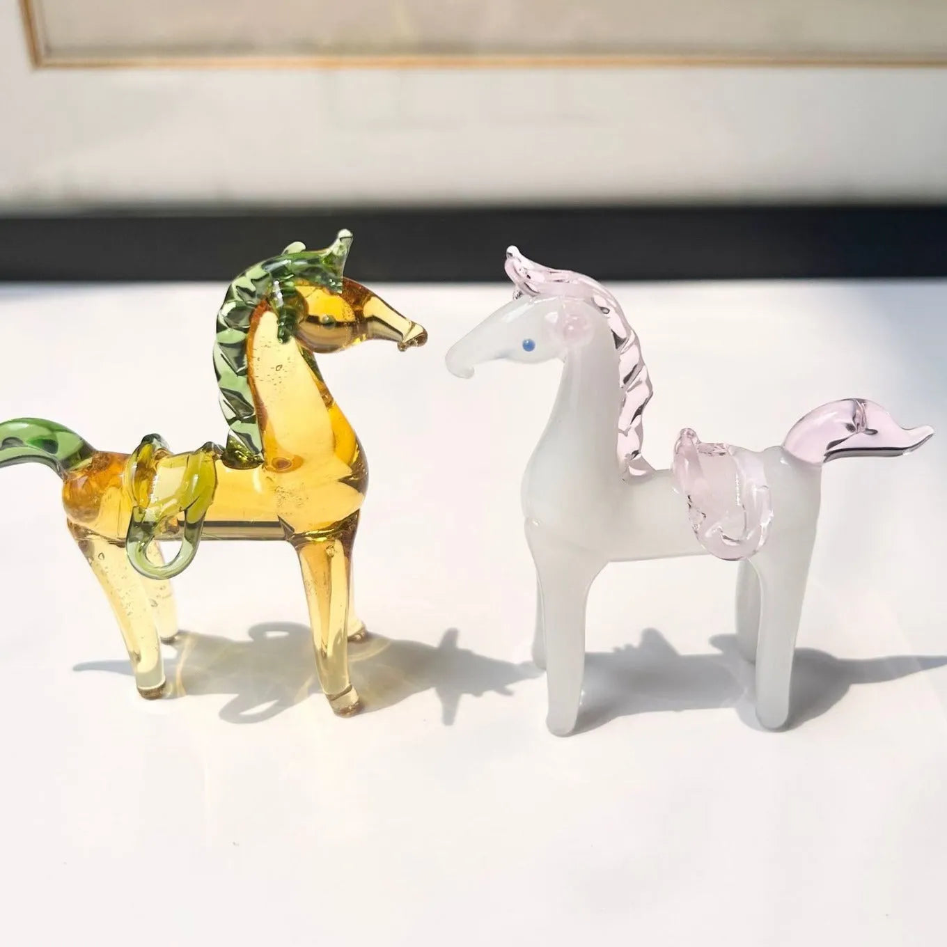 Modern coloured glaze horse ornament for desk decorations in white or brown