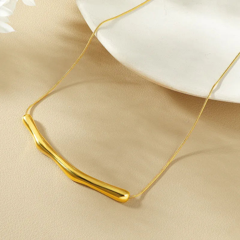 Women's titanium steel necklace with irregular pleated texture in gold or steel electroplated finish
