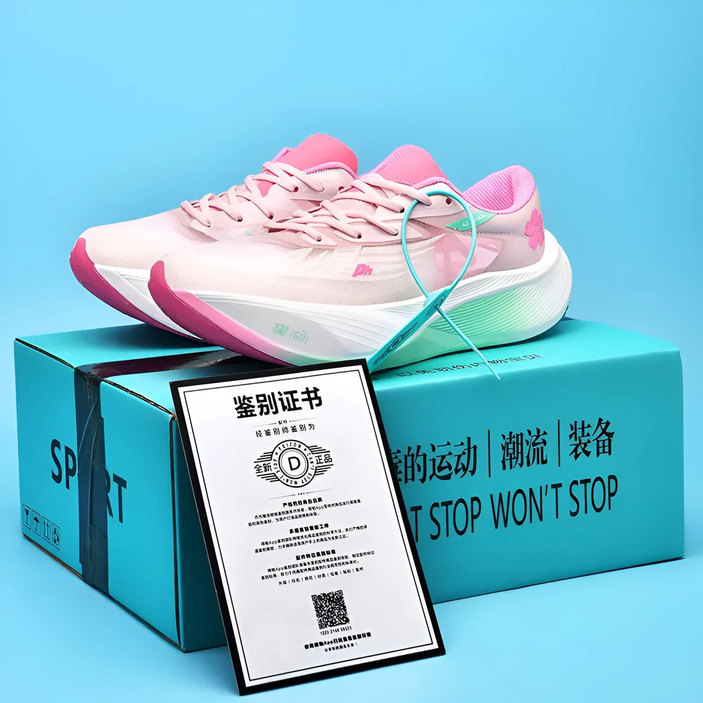 Low-top racing sneaker with carbon plate on a natural rubber sole, shown in glacier colour.