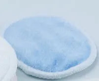 Velvet makeup remover pad set with red and blue pads in cotton mesh storage bag