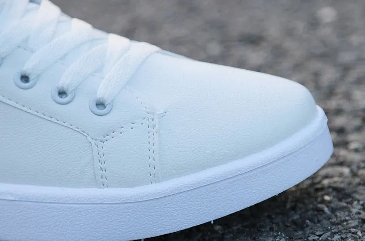 Men's casual shoes with artificial PU upper, white blue colour option
