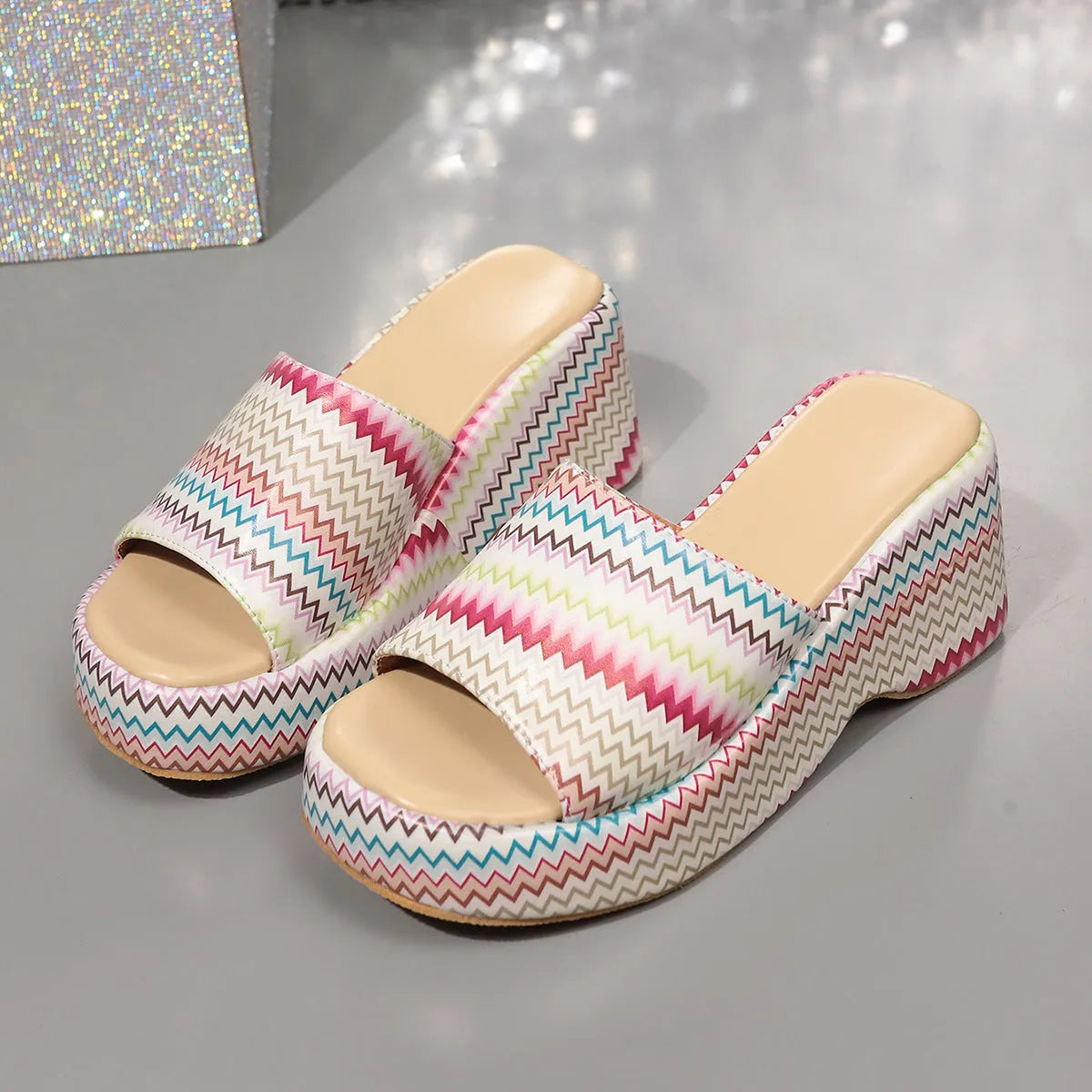 Women's wedge sandals with wave print pattern, thick rubber sole and fish mouth toe design