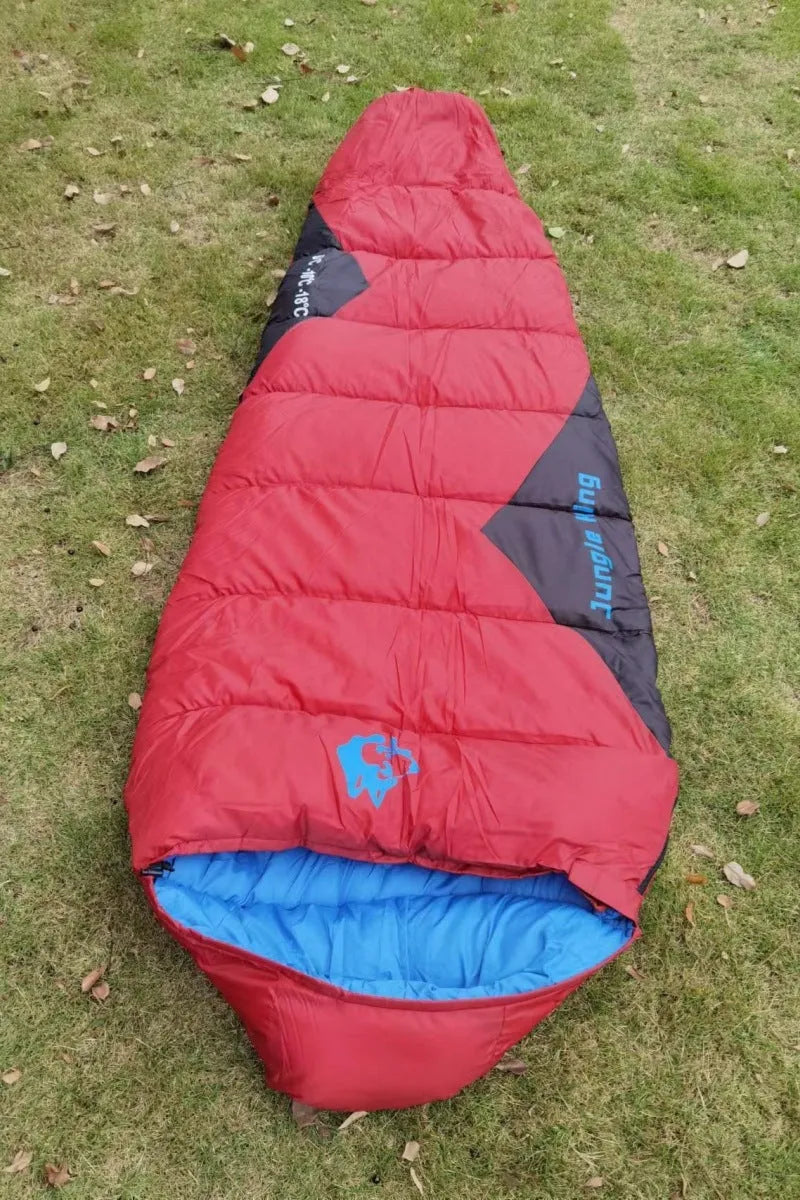 Mummy-style outdoor sleeping bag in Army Green with compression sack, shown with dimensions 230x80x50cm.