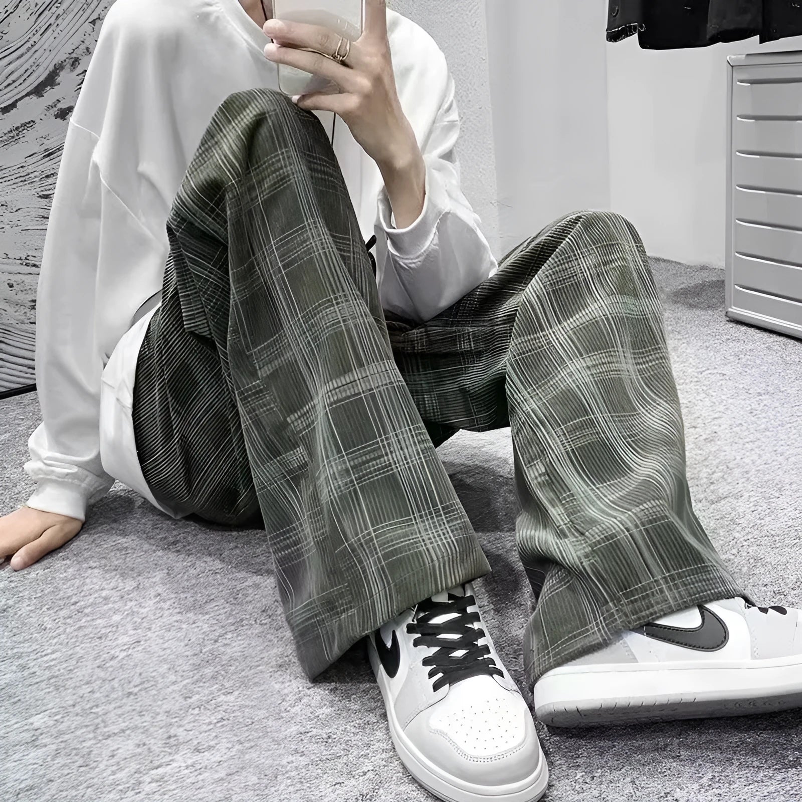 Japanese retro loose pants with plaid pattern in black or green, straight-leg cut, mid-waist design