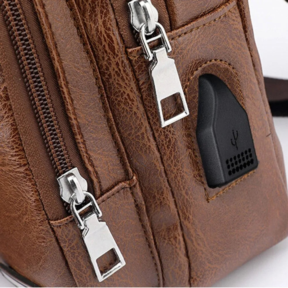 Waterproof one-shoulder messenger bag in black PU fabric, 17x35x6cm, with main and secondary pockets