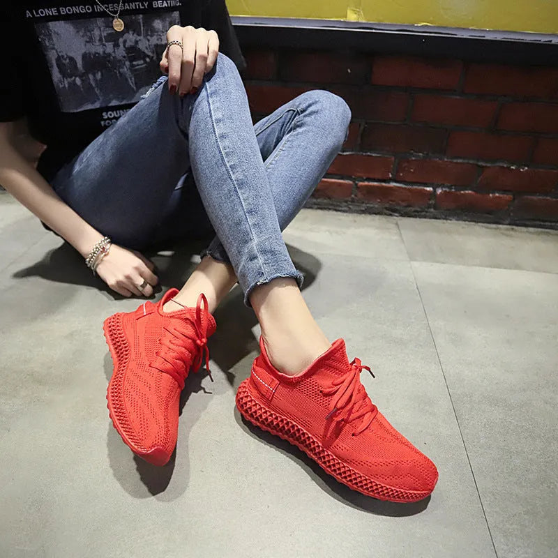 Women's breathable mesh sneakers in yellow with white rubber sole and lace-up fastening