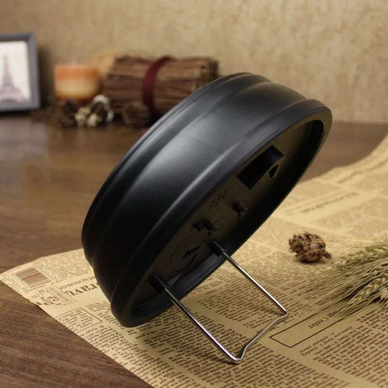 European retro style 6-inch round desk alarm clock with silent sweep movement