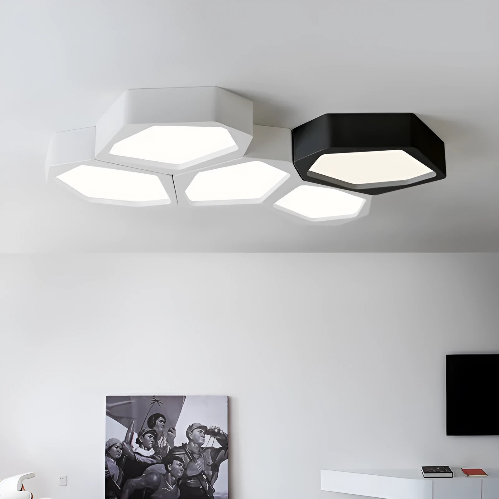 Geometric shaped iron wall light in black or white with remote control for adjustable LED lighting