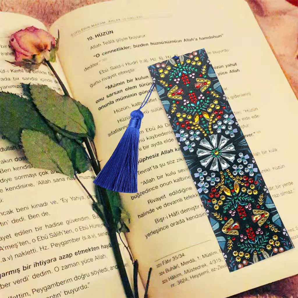 Diamond painting mandala flower bookmark craft kit with special-shaped diamond round rhinestones on leather backing