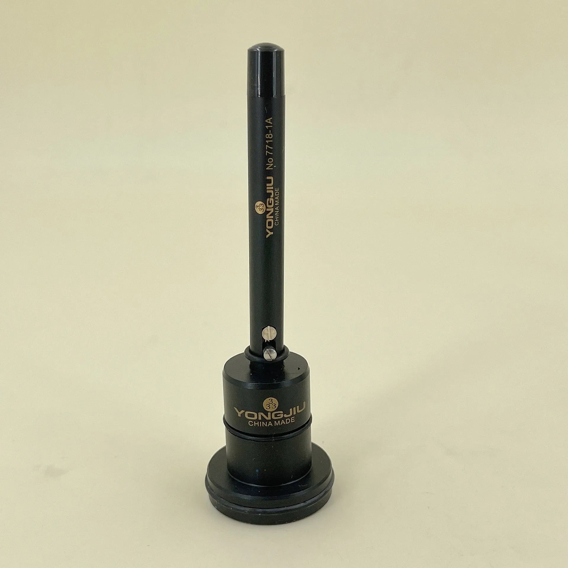 Watch repair oiling pen with fine tip for precision oil application
