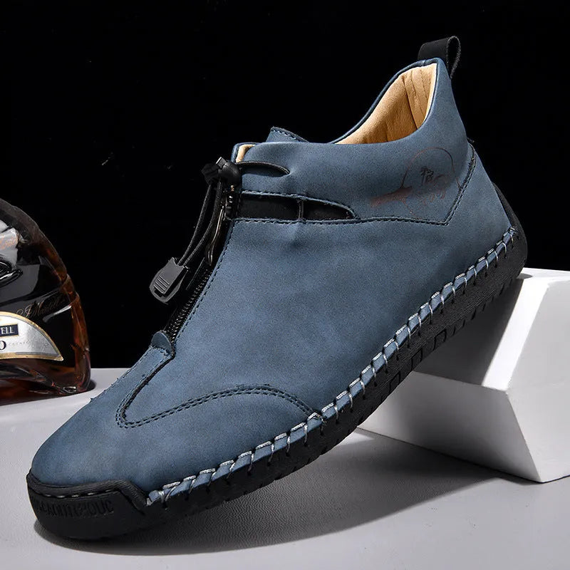 Men's casual leather shoes in black with rubber sole and 3-5cm mid heel