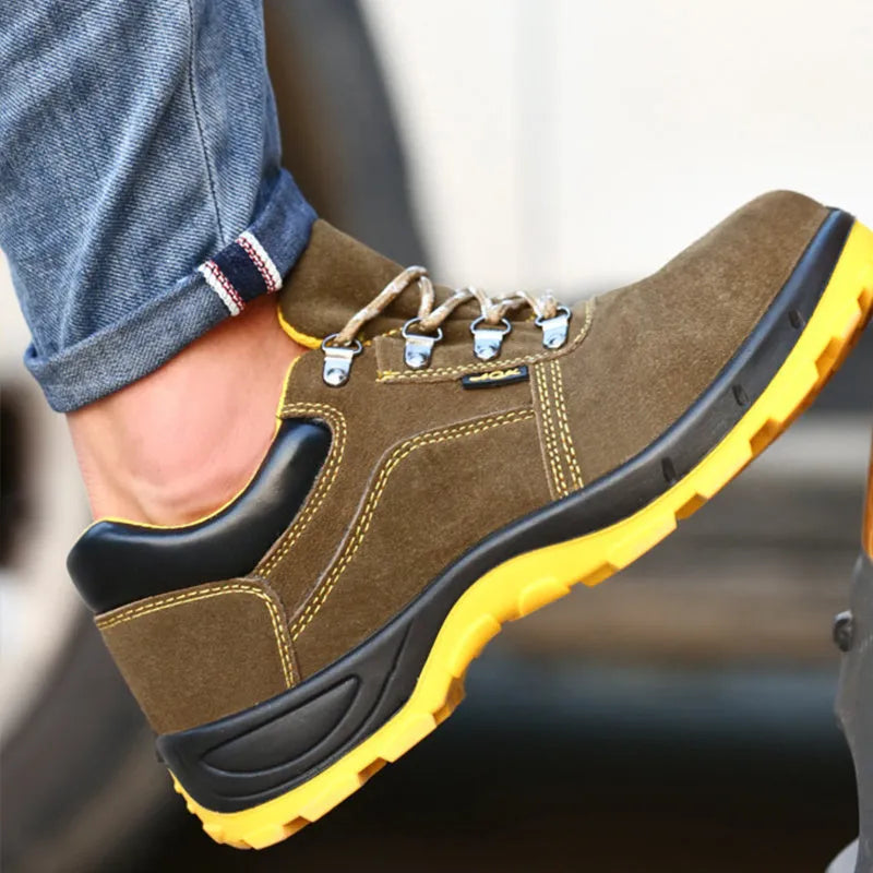 Bronze leather men's safety shoes with steel toe cap and non-slip patterned sole