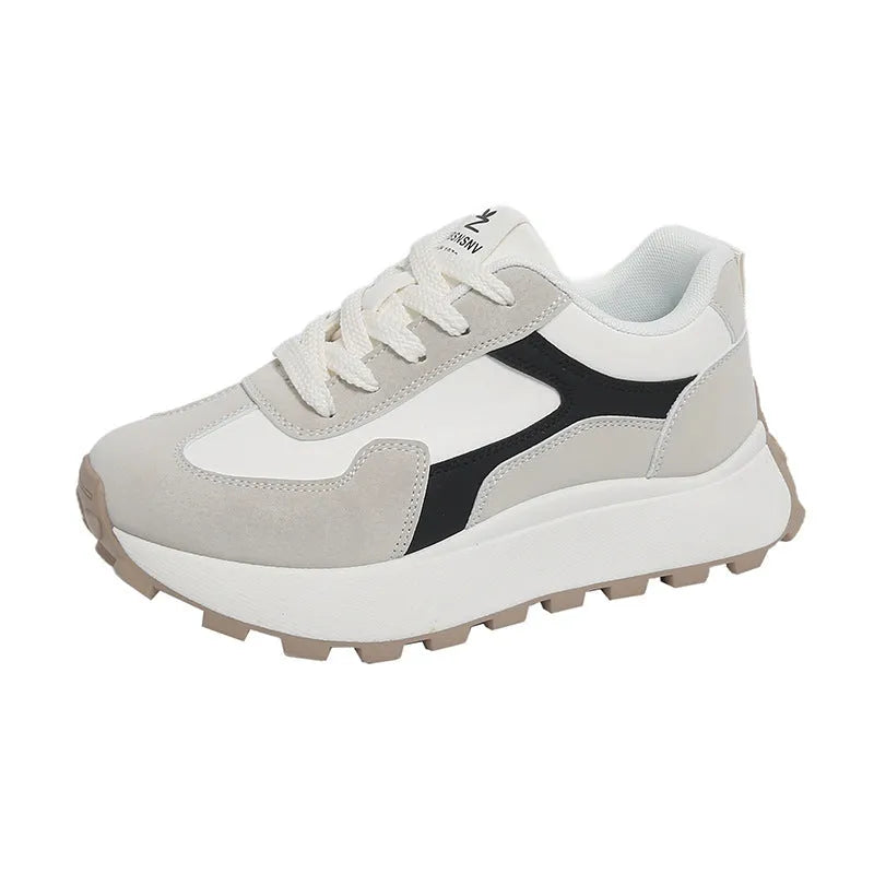 Women's low-top platform sports shoes in card black, with lace-up front and flat rubber sole.