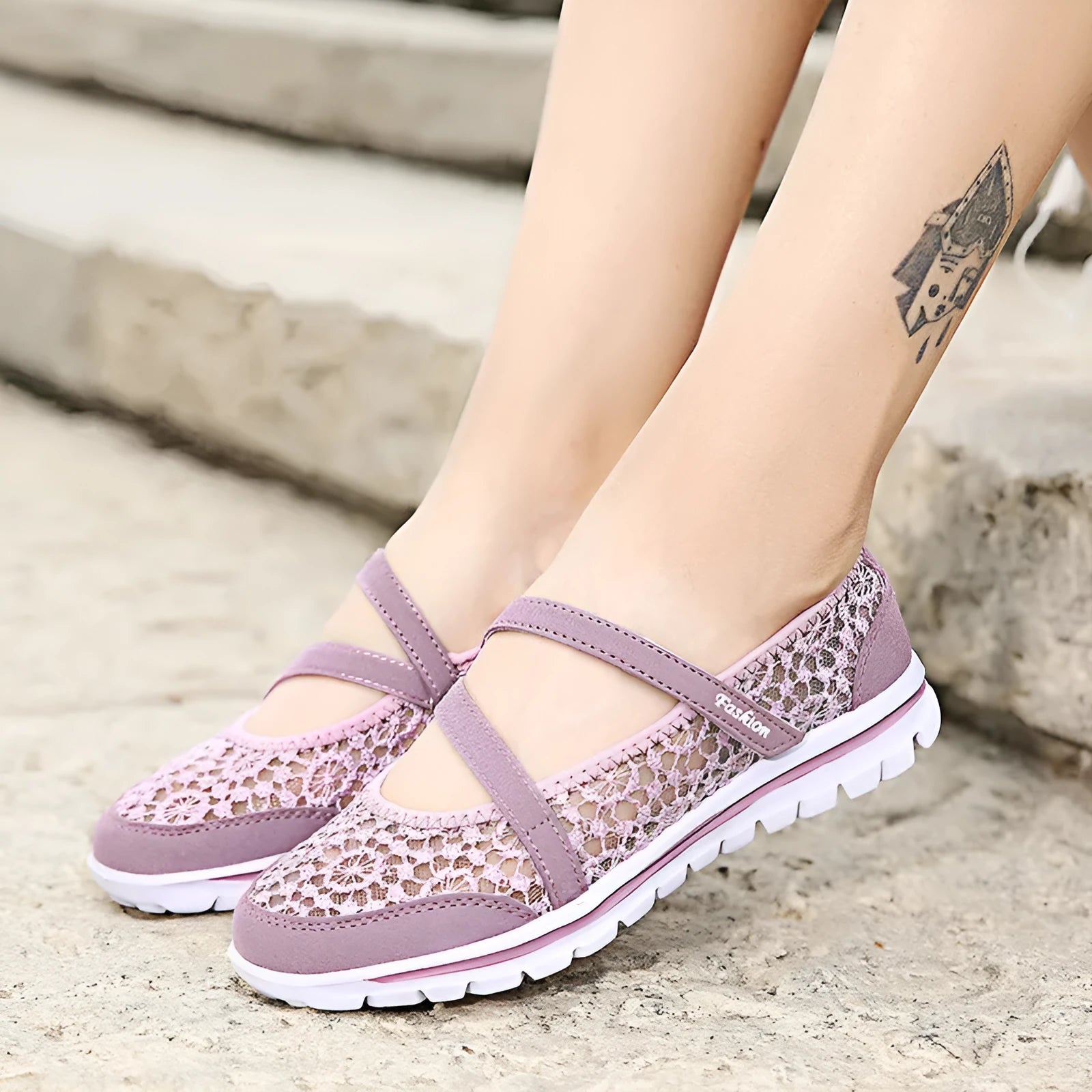 Women's beige mesh lace-up casual shoes with flat heel and round toe design