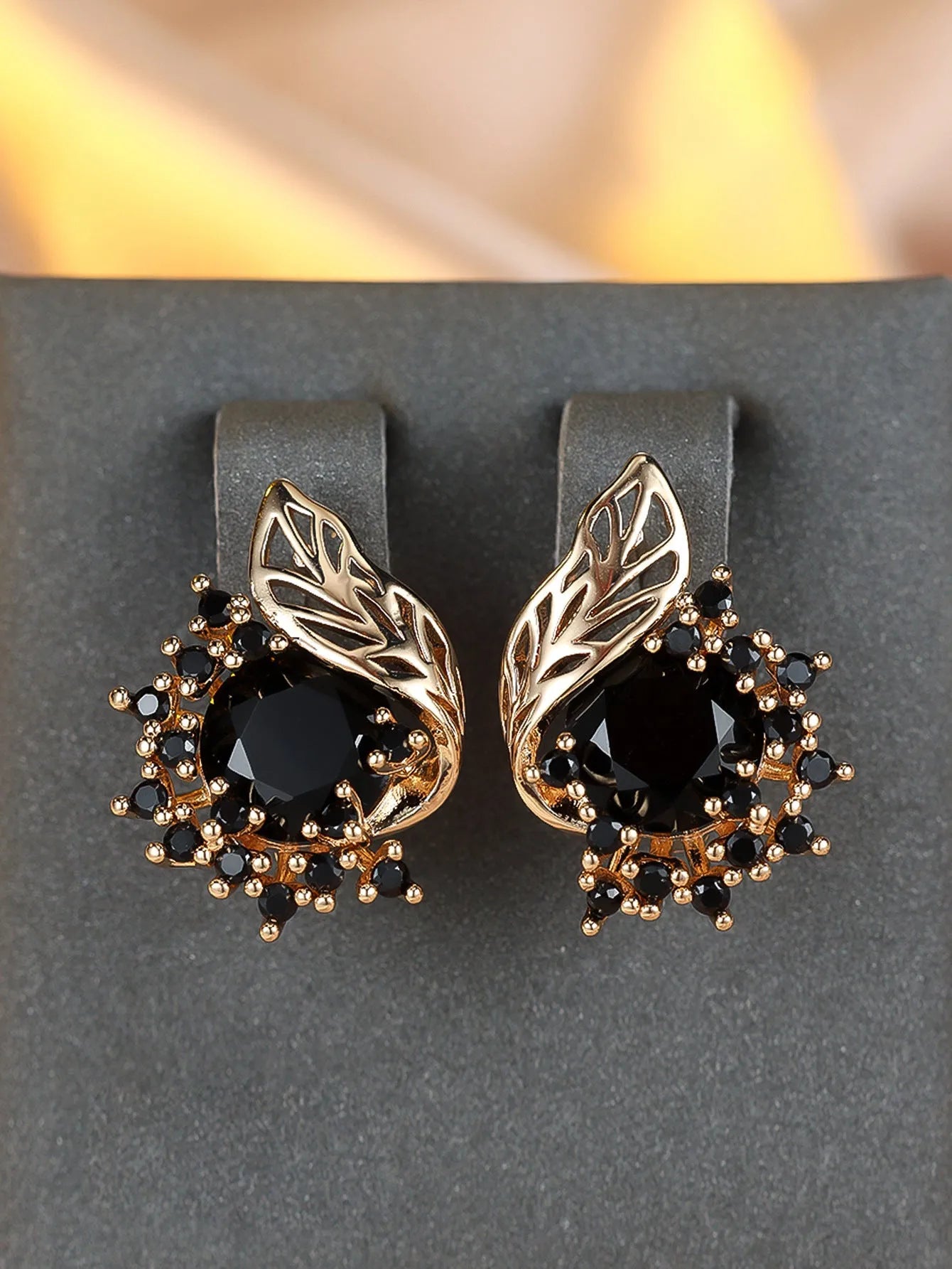 Round flower feather earrings with zircon stones in champagne gold finish, six colour options