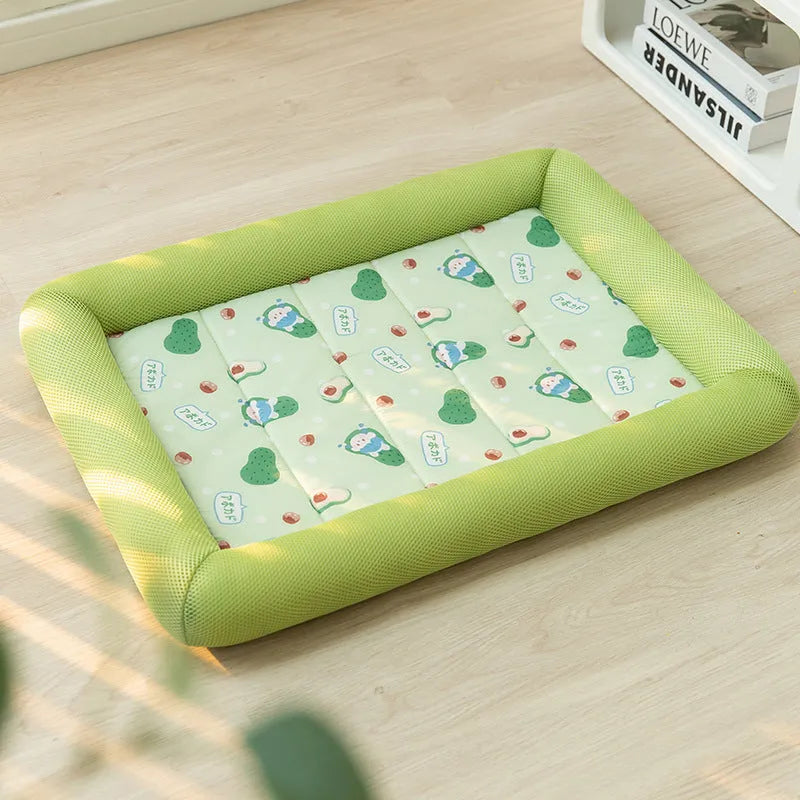 Pet dog cooler sandwich enclosure mat in Oxford cloth with print design, size L, colour avocado green, on floor