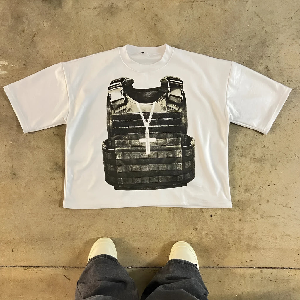 Men's printed cotton short sleeve t-shirt in retro street style with drop-shoulder sleeves.