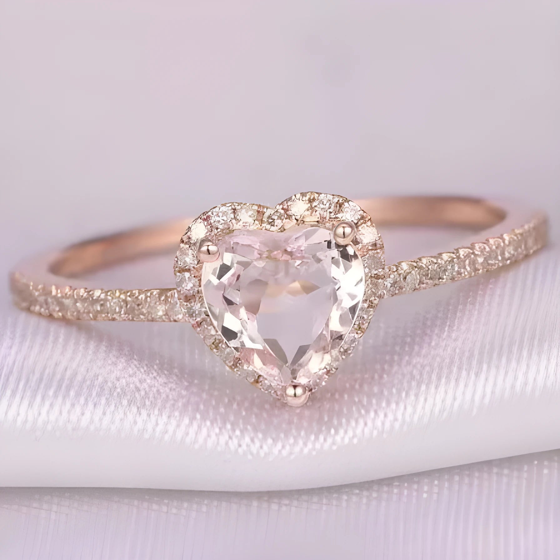 Women's heart-shaped crystal wedding ring in rose gold or silvery finish on white copper