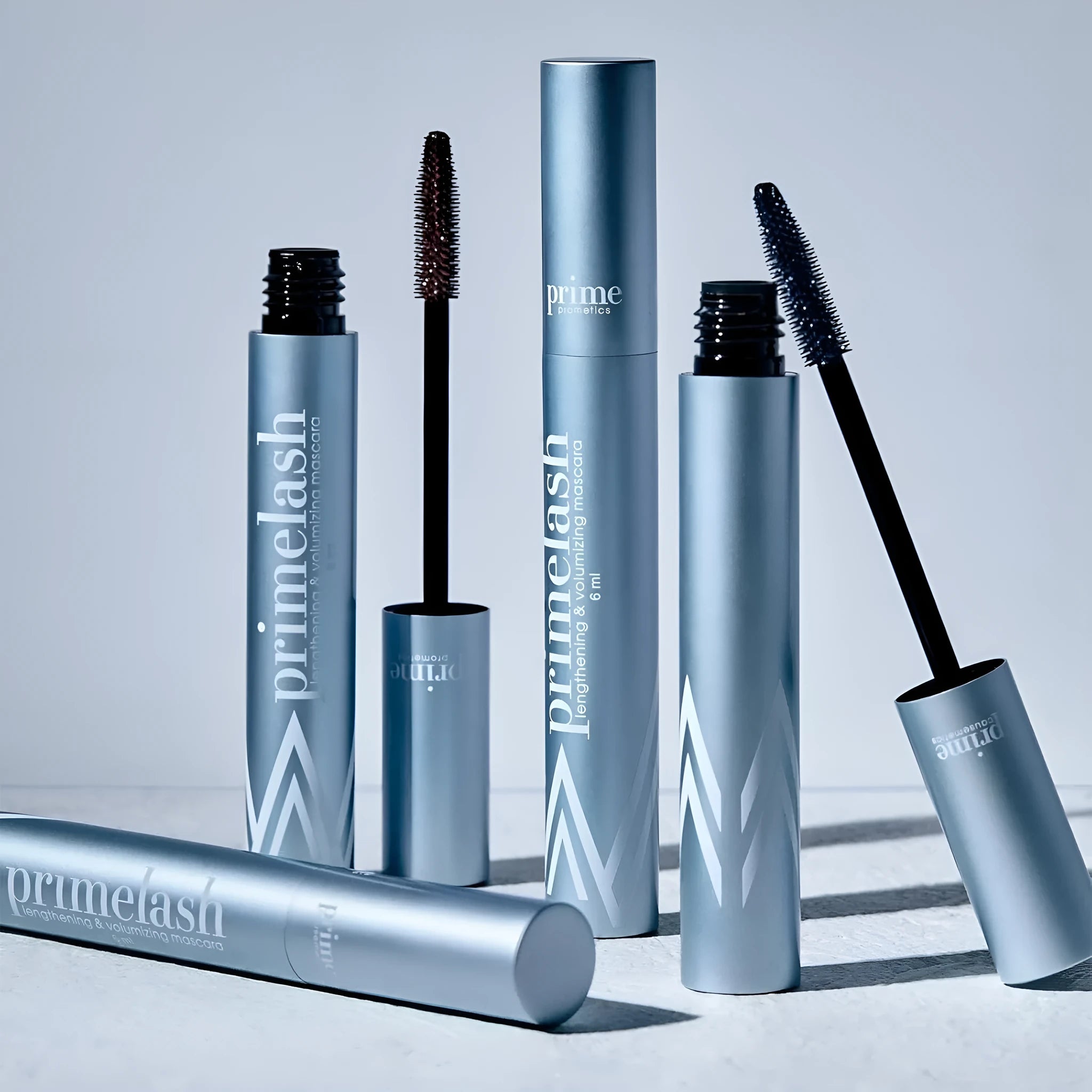 Eye black cosmetic product 0.7g with brush and comb application tools
