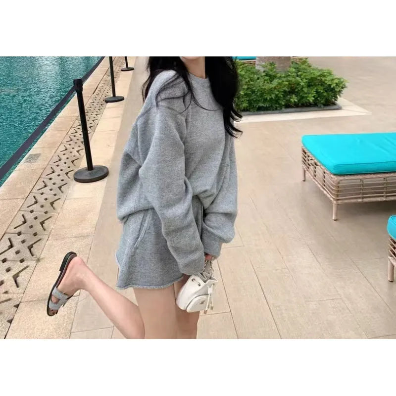 Women's loose-fitting knitted sweater and wide leg shorts two-piece set in oatmeal colour