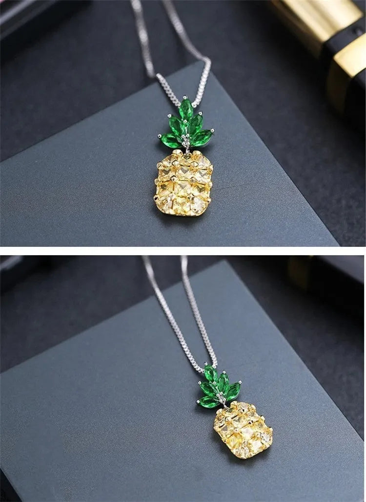 Silver-plated pineapple diamond necklace with geometric pendant design
