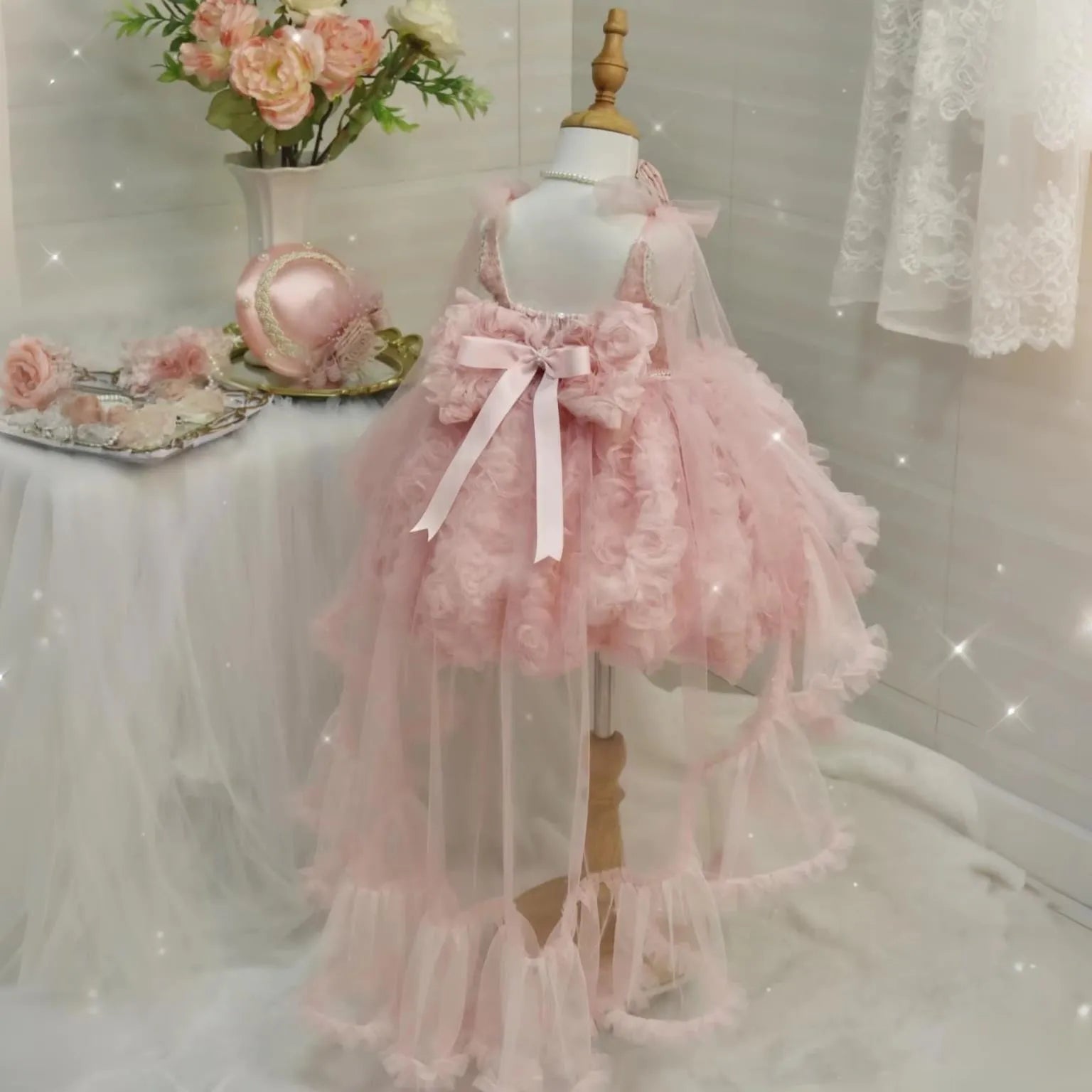 Rose princess dress made of polyester for girls, available in 90cm to 150cm height sizes