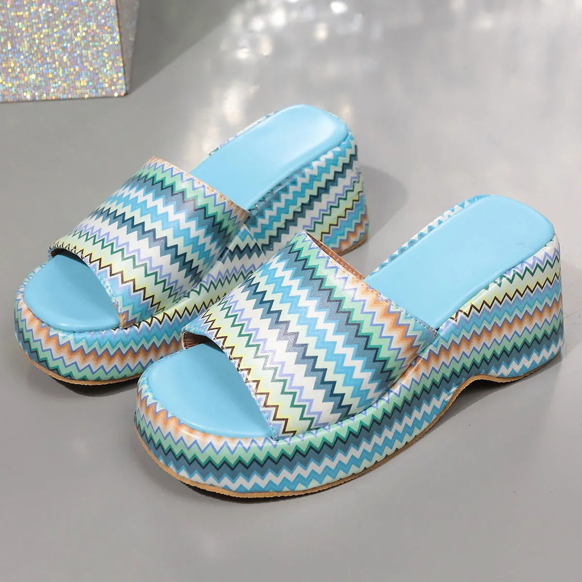 Women's wedge sandals with wave print pattern, thick rubber sole and fish mouth toe design