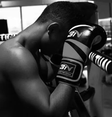 Adult PU boxing gloves in multiple colours including red, blue, white, pink, and orange