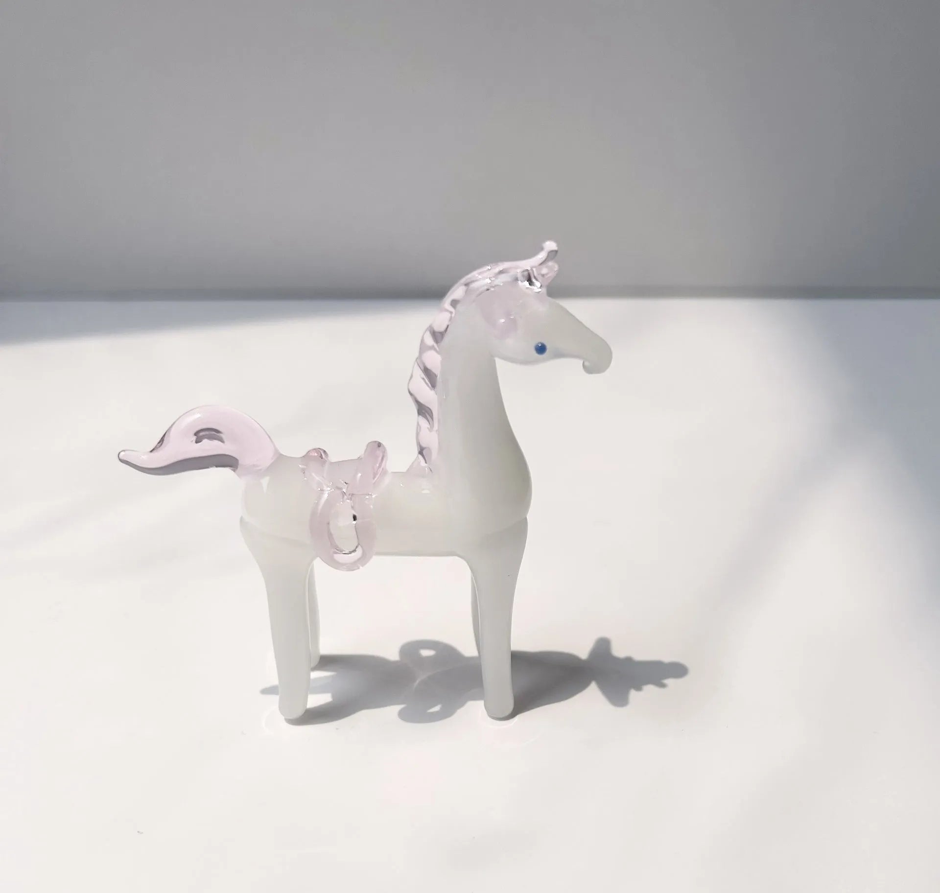 Modern coloured glaze horse ornament for desk decorations in white or brown