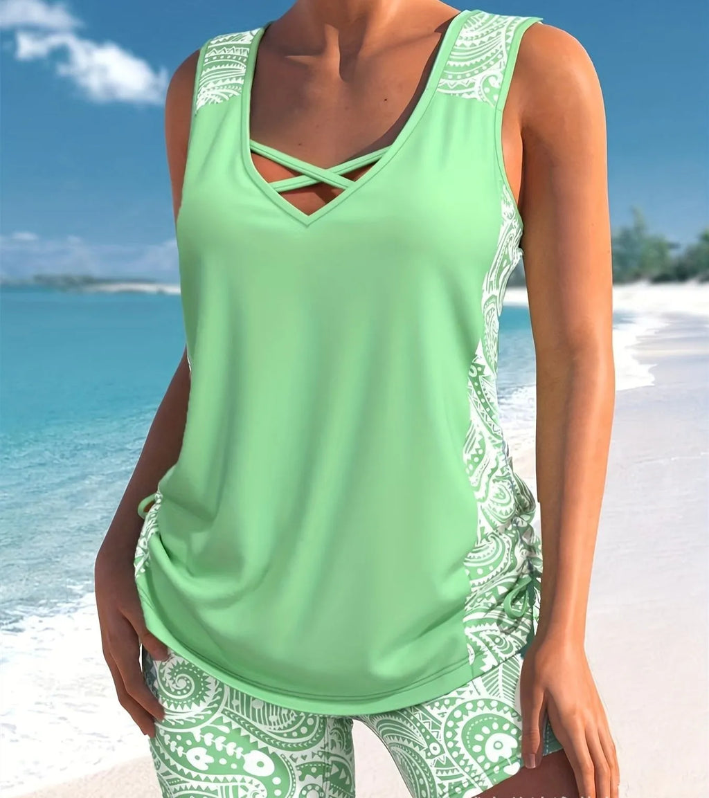 Women's printed two-piece swimsuit with boxer shorts for swimming