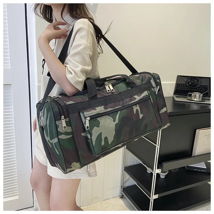 Camouflage pattern luggage bag with waterproof fabric and stripes detailing
