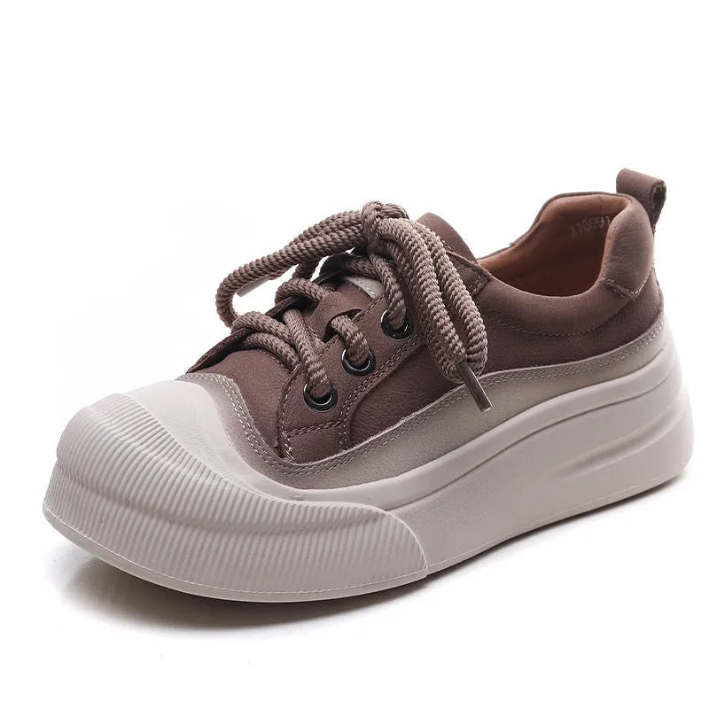 Women's casual lace-up shoes in full grain cow leather with round toe and rubber sole