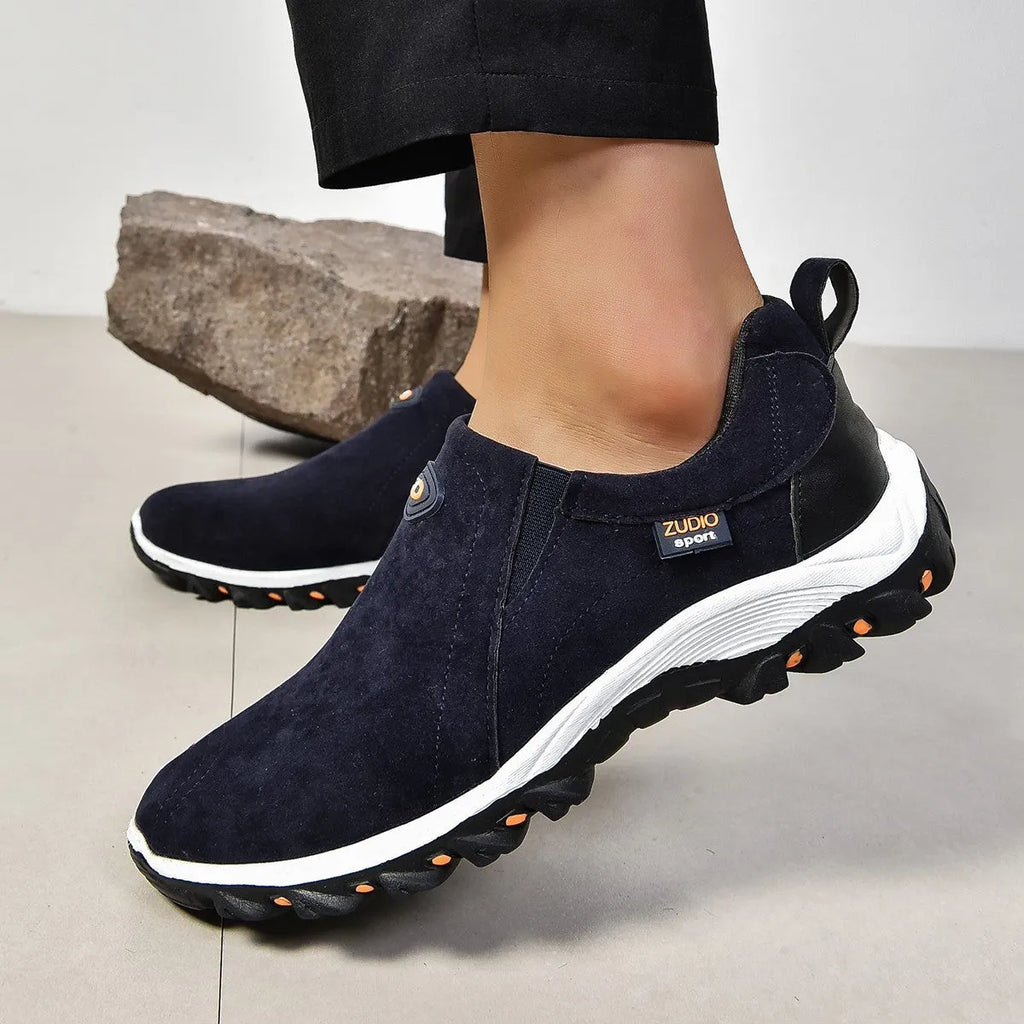 Men's round toe thin slip-on shoes in multiple colours with a rubber sole and shallow mouth opening.