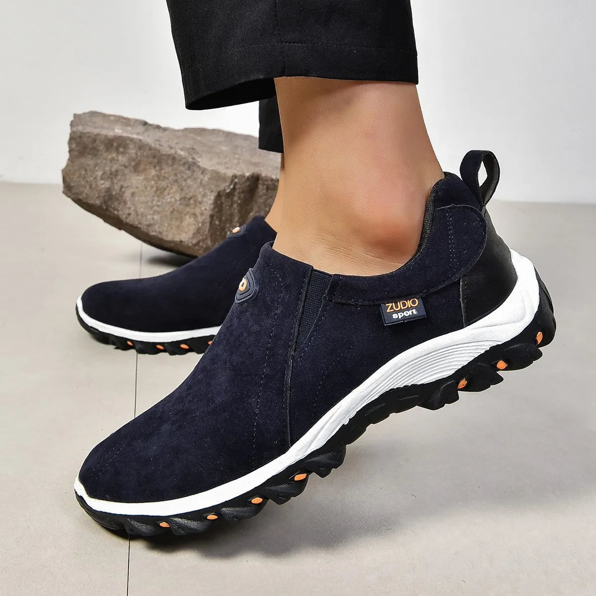 Men's round toe thin slip-on shoes in multiple colours with a rubber sole and shallow mouth opening.