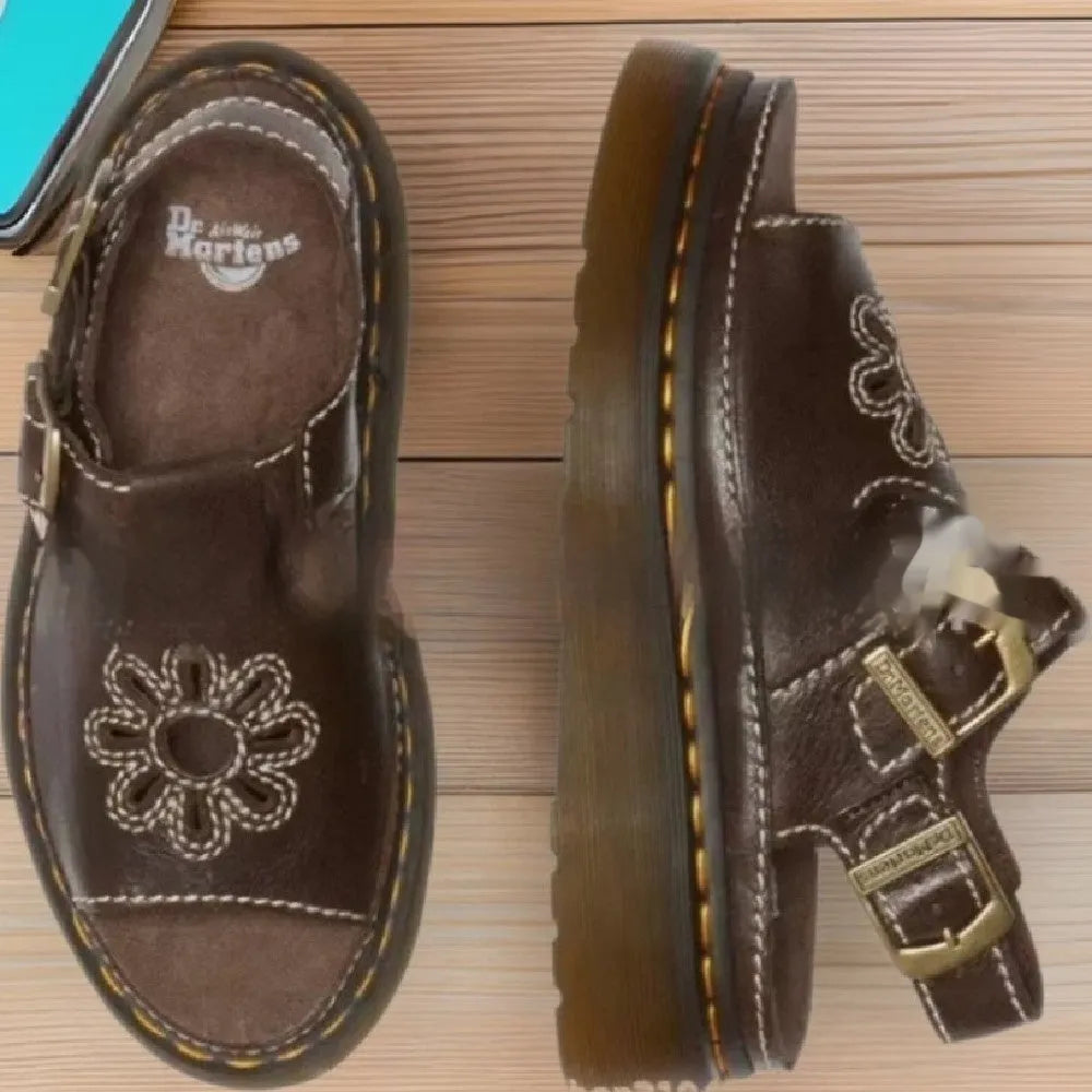 Men's black embroidered beach sandals with floral pattern on PU upper