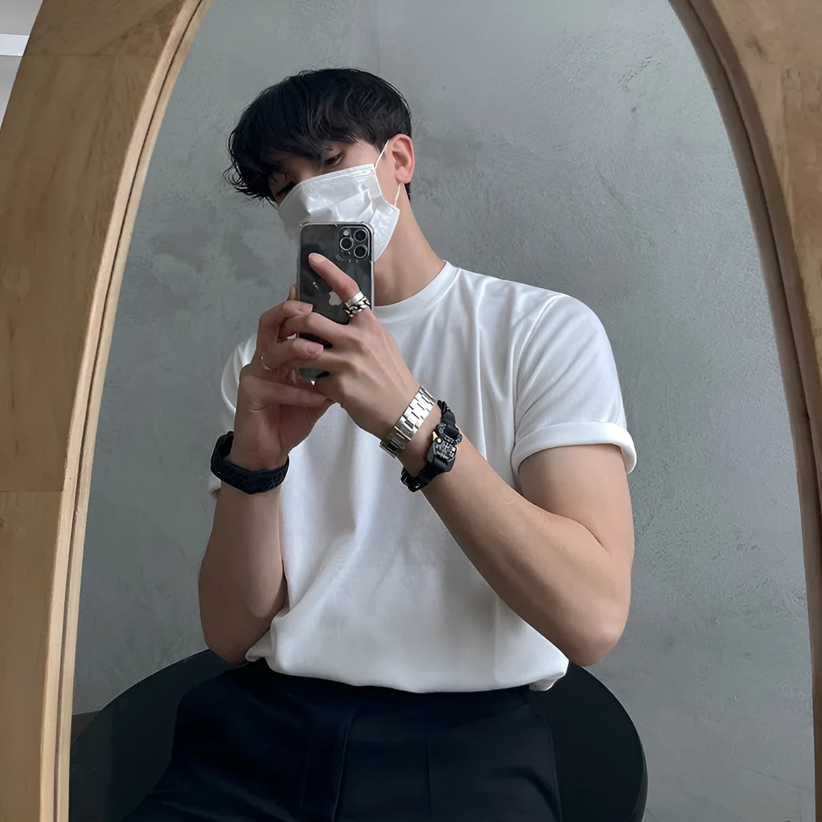 Men's slim fit cotton T-shirt in black or white with round neck and half sleeves