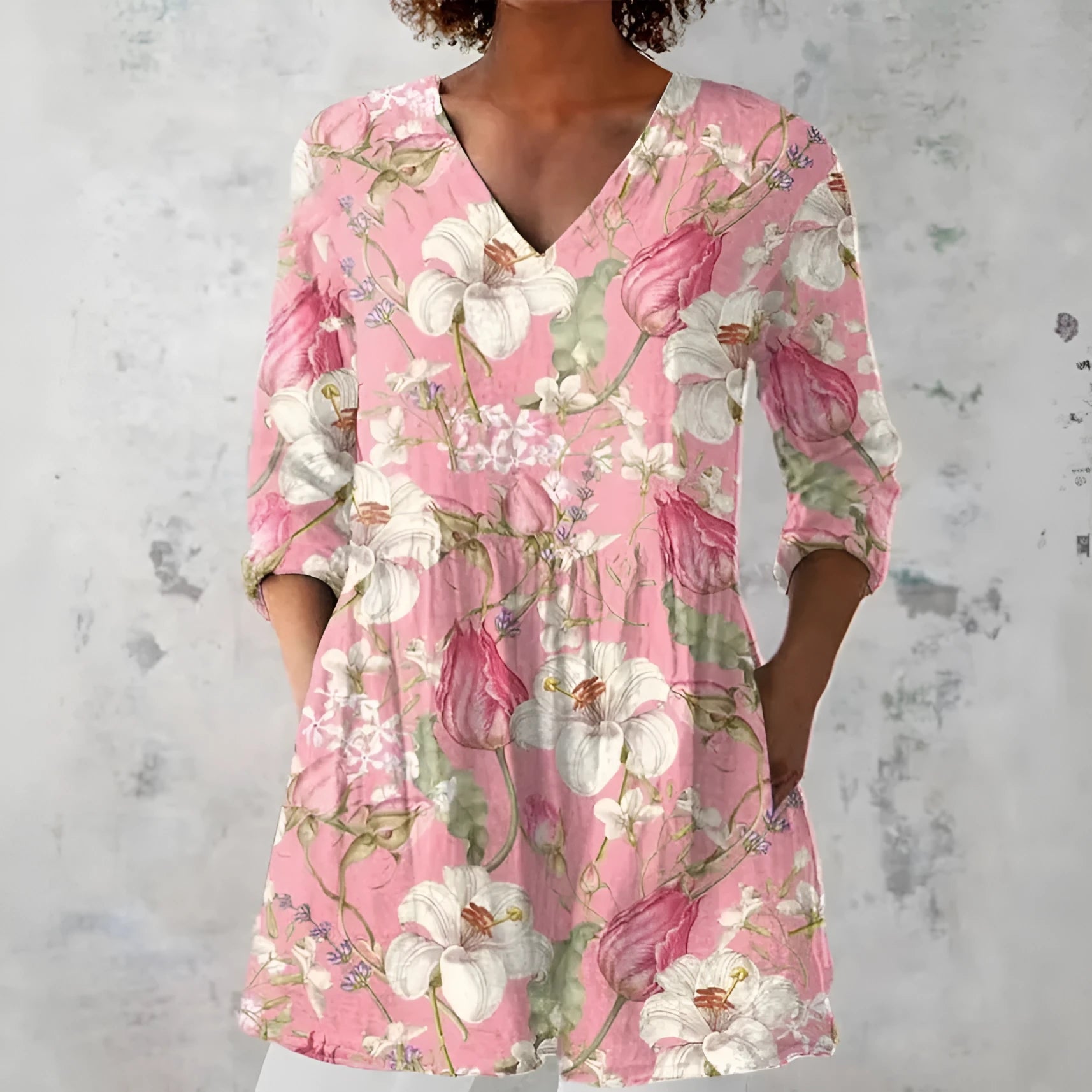 Women's retro slim fit long-sleeved top with digital printing in polyester fabric